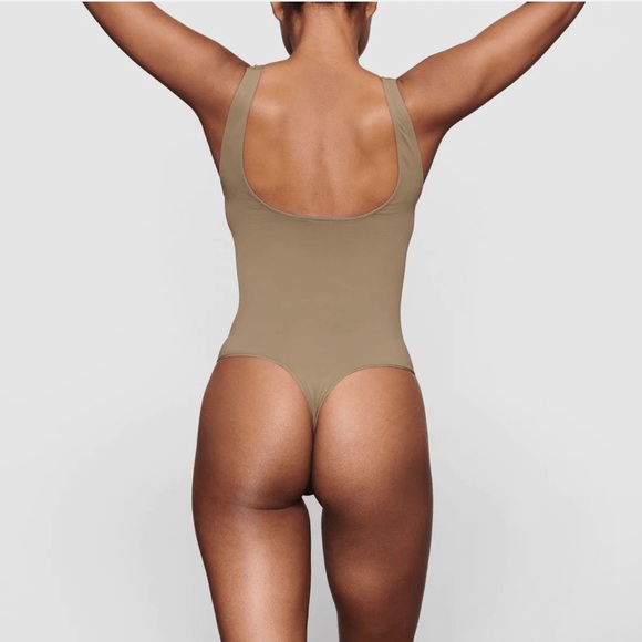 SKIMS Soft Smoothing Seamless Thong Bodysuit in Desert - Picture 3 of 3